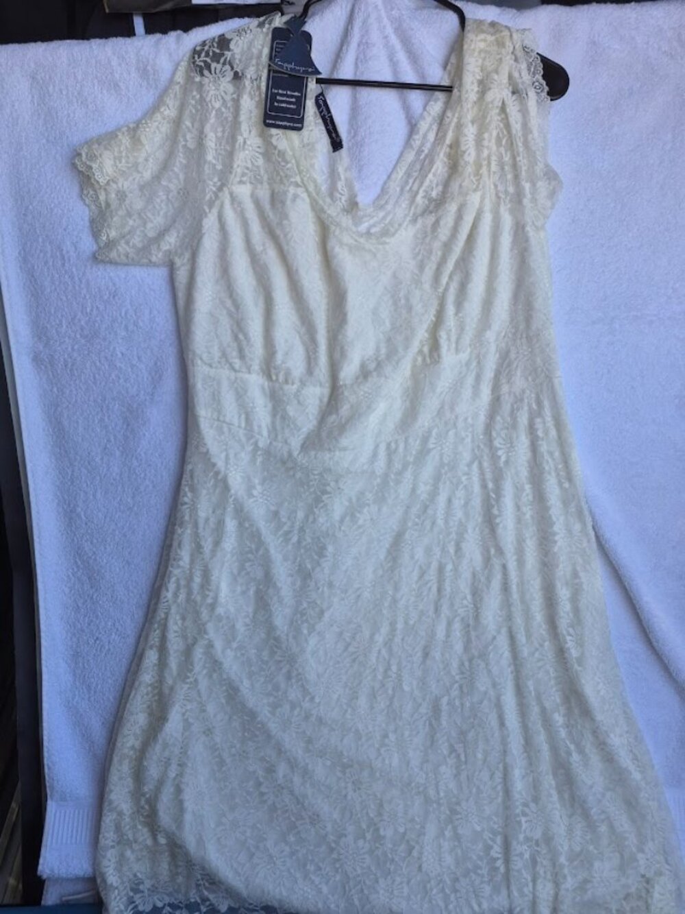 Ever-Pretty Cream Lace V-Neck Dress 4X